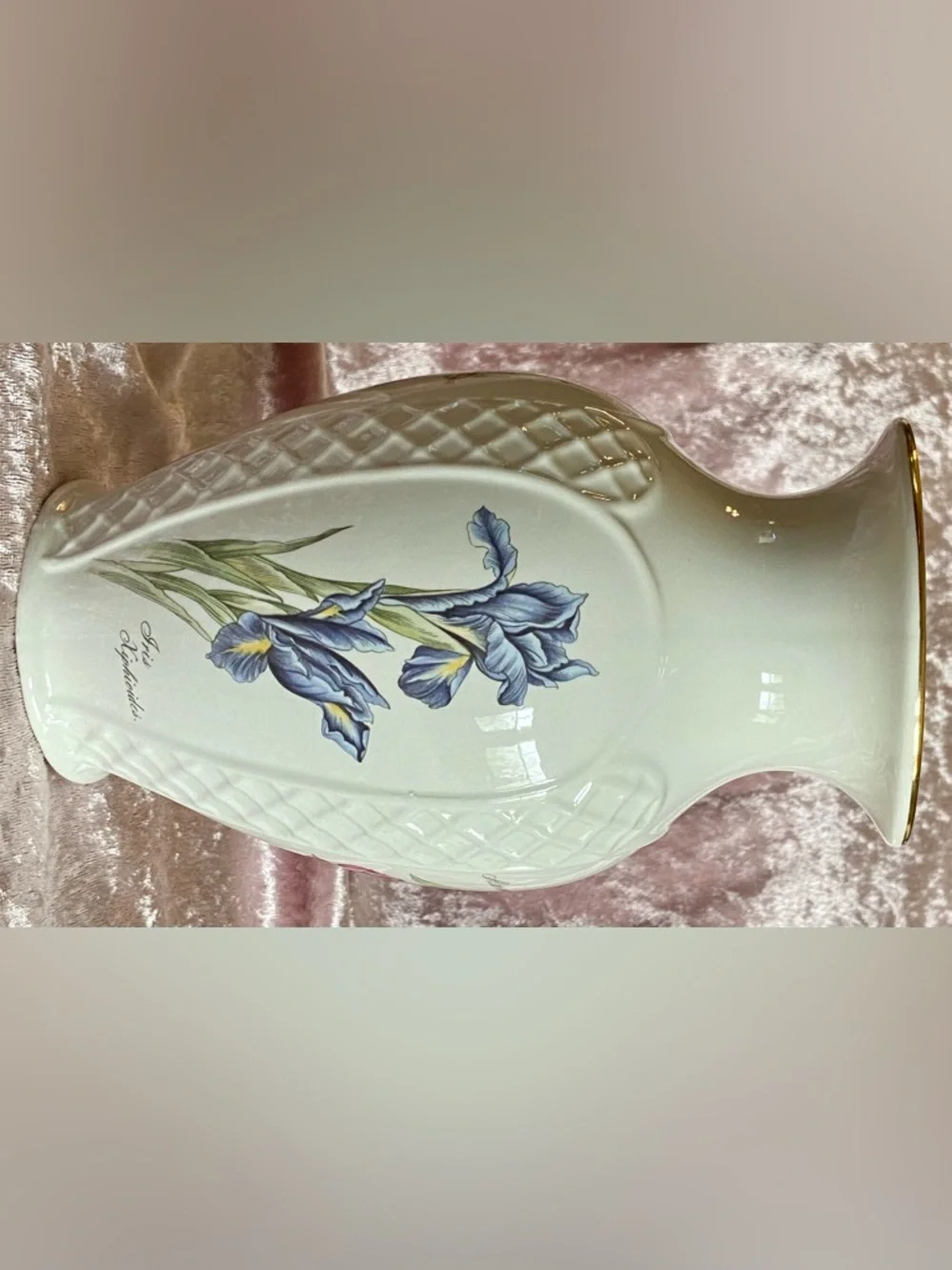 ROYAL WINTON Vintage Rare Elegant Porcelain Vase- 4 Sided w/Flowers🪻 & ♦️Lattice
